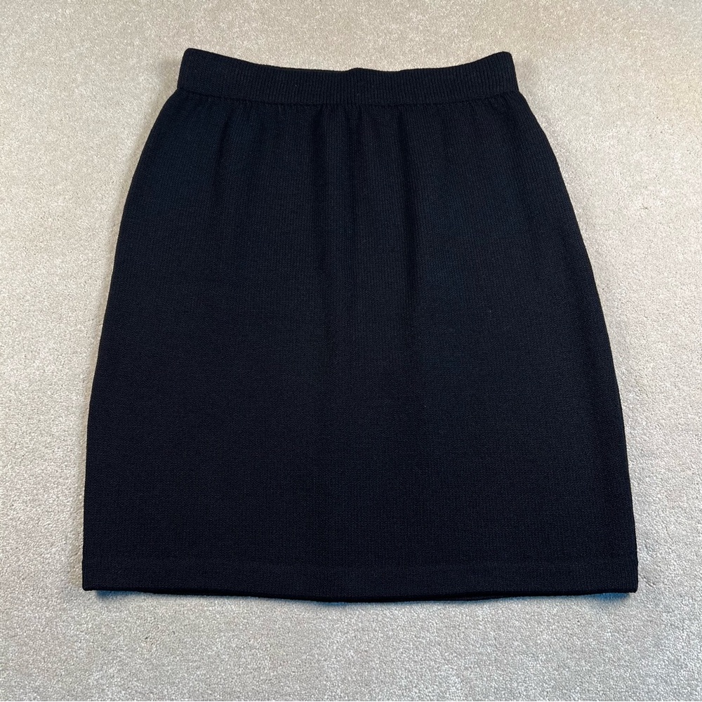 St John Basic Knit Skirt Black Short Mini‎ 20" Stretch Business Casual women's 4
